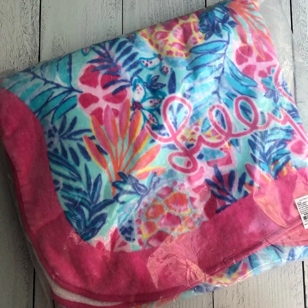 Lilly Pulitzer Critter Beach Towel NWT