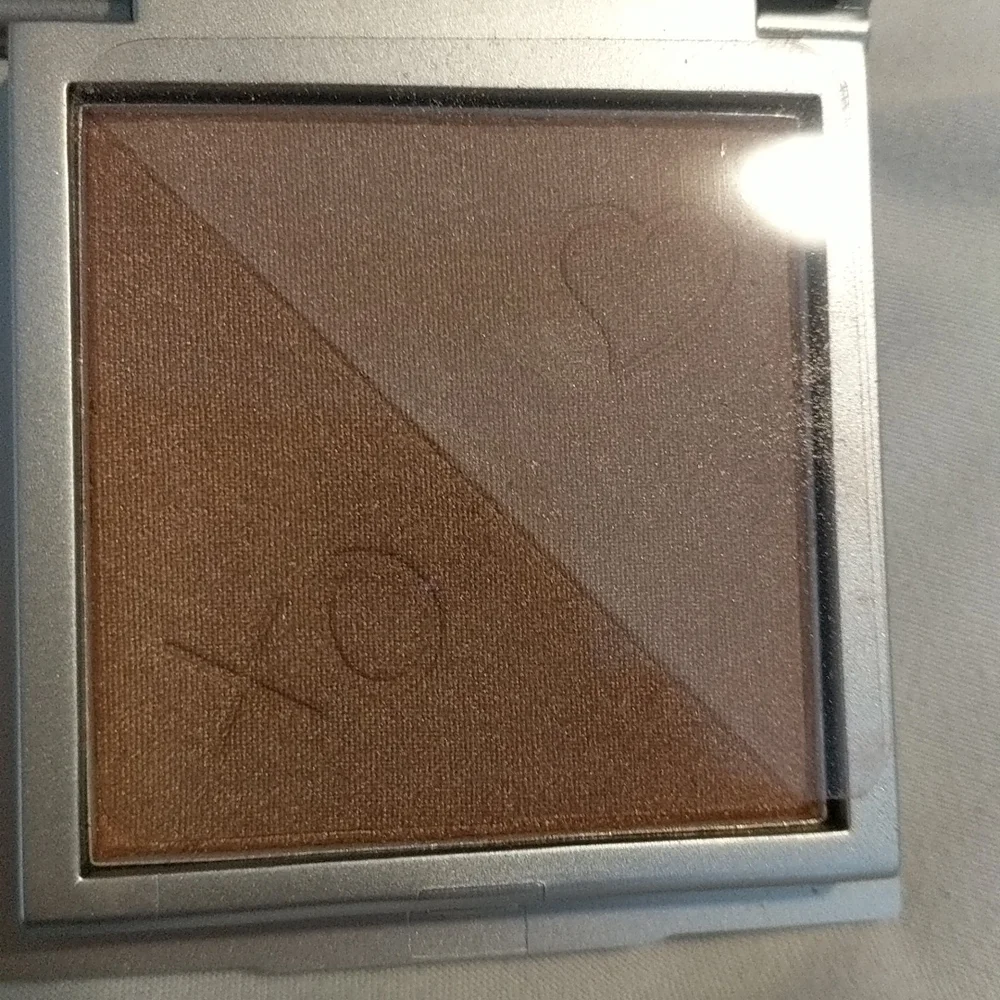 Sculpt mineral highlighter