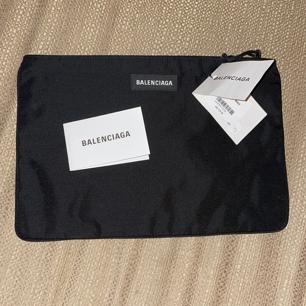 Balenciaga 100 percent