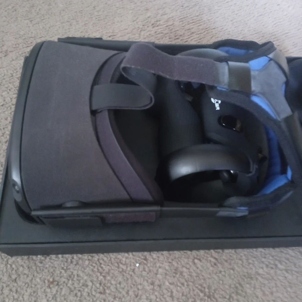 Oculus black controllers