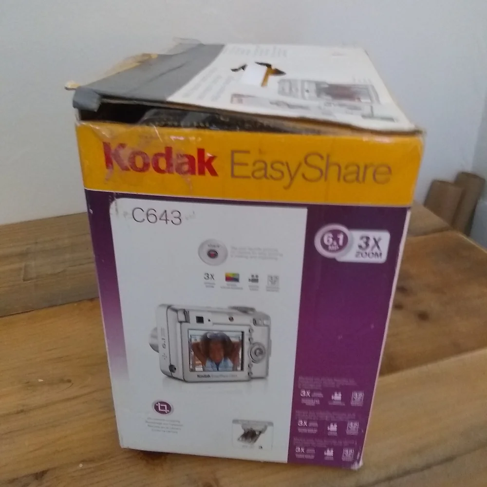 Kodak Easy Share C643 Printer Dock & Digital Camera Bundle