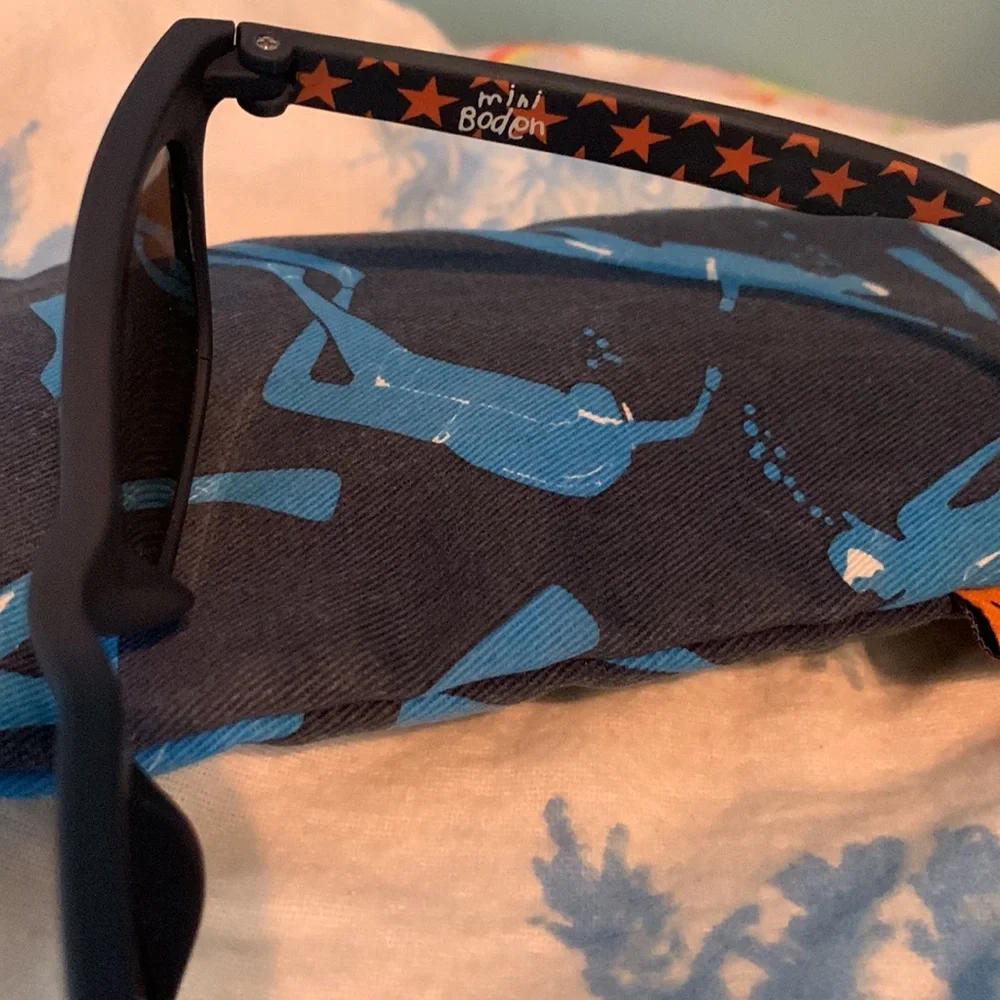 Mini Biden kids navy sunglasses w case