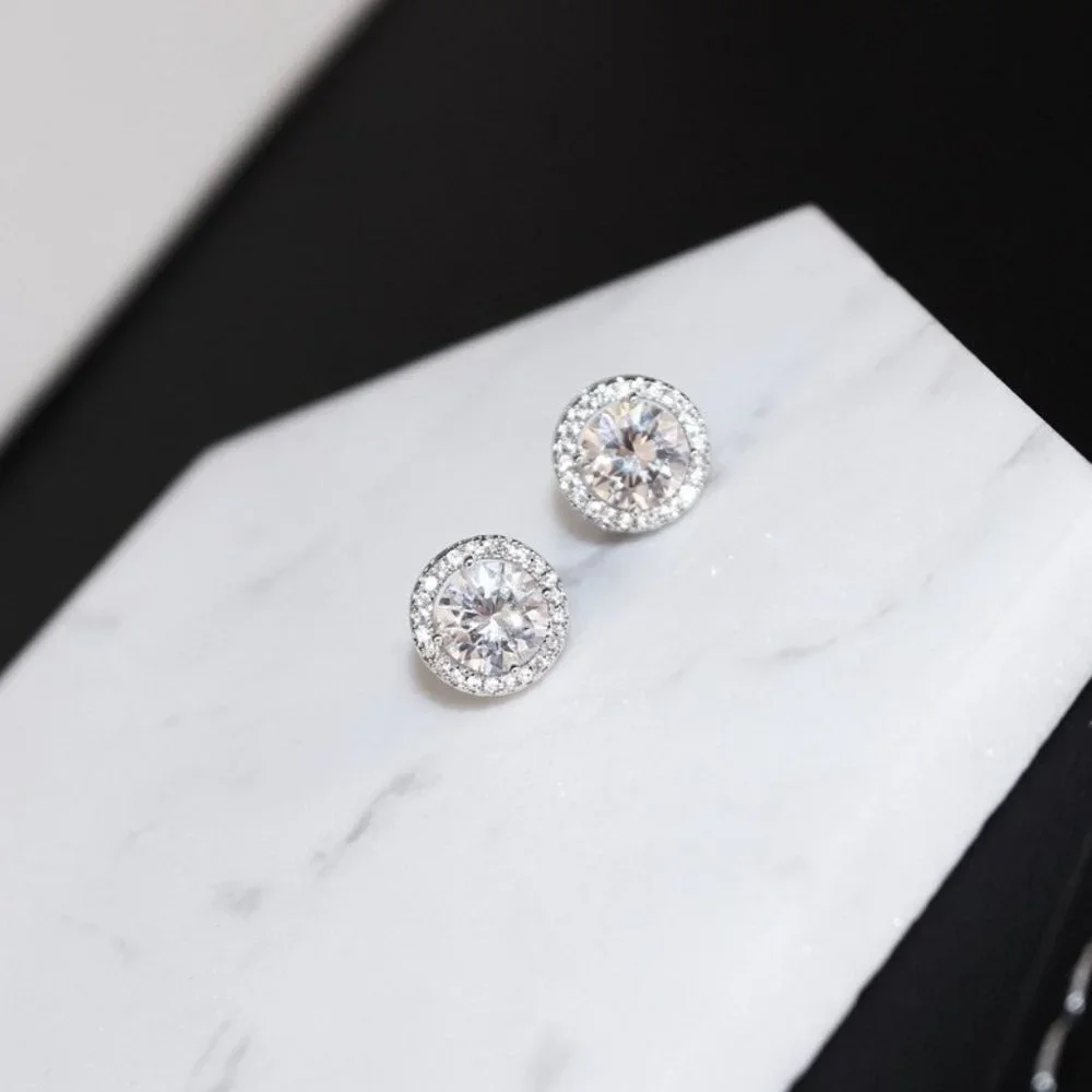 N/A 18k white