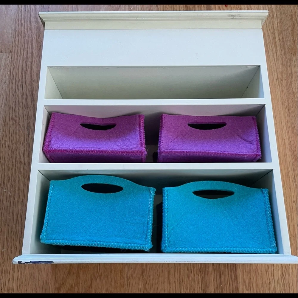 GUC Battat Wooden & Felt Storage Station for Crafts, Jewelry or Trinkets