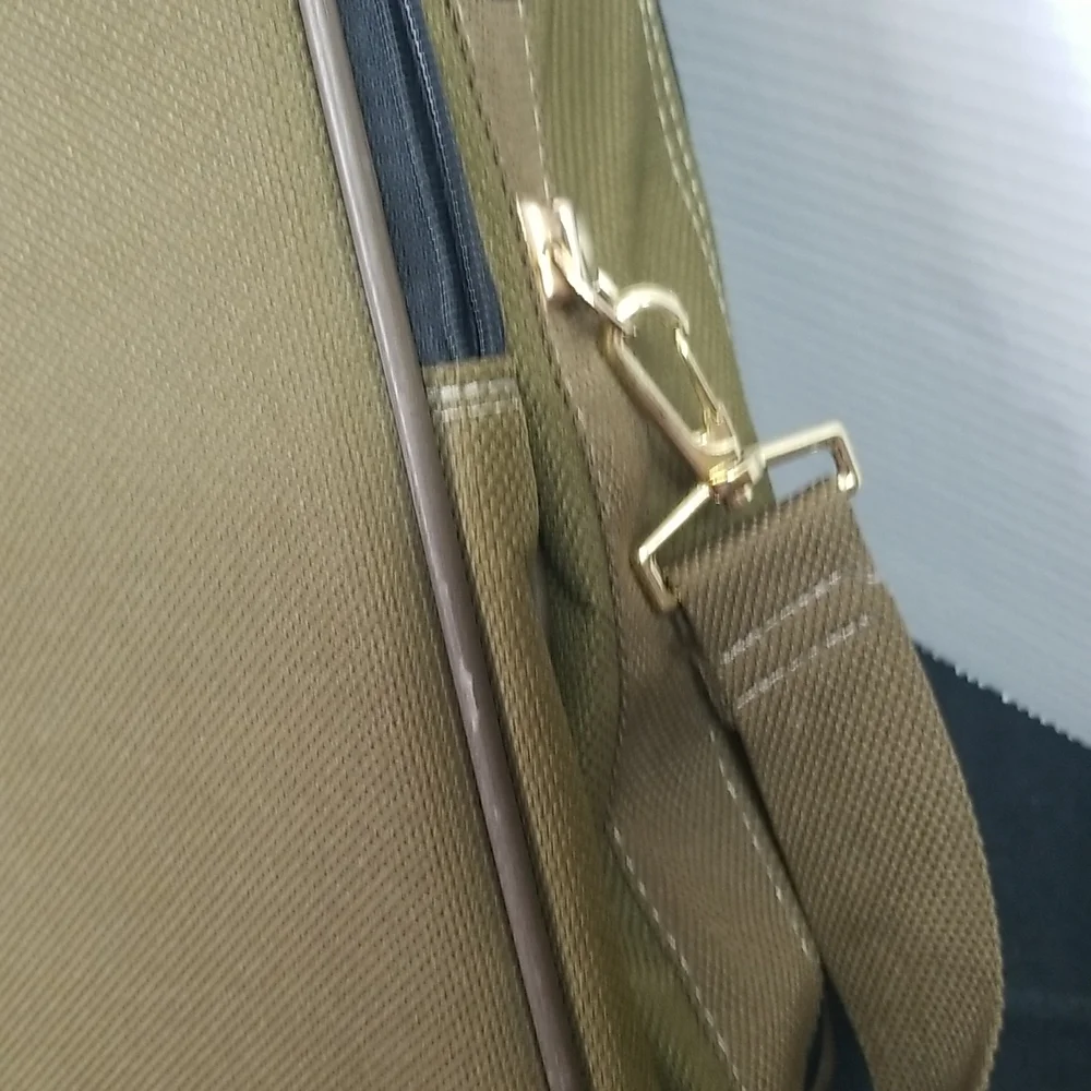 VINTAGE MEMBERS ONLY OLIVE GREEN SUITCASE/ CARRY-ON LUGG 14