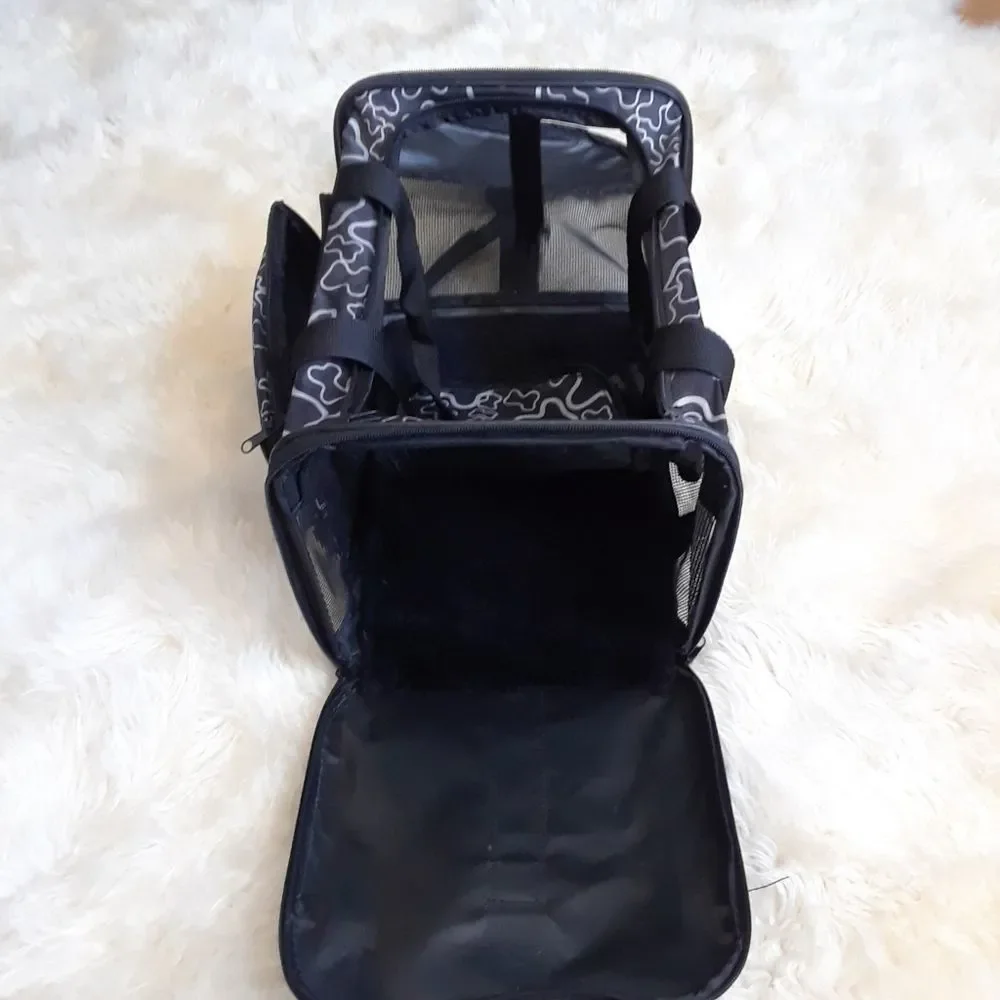 N/A pet carrier