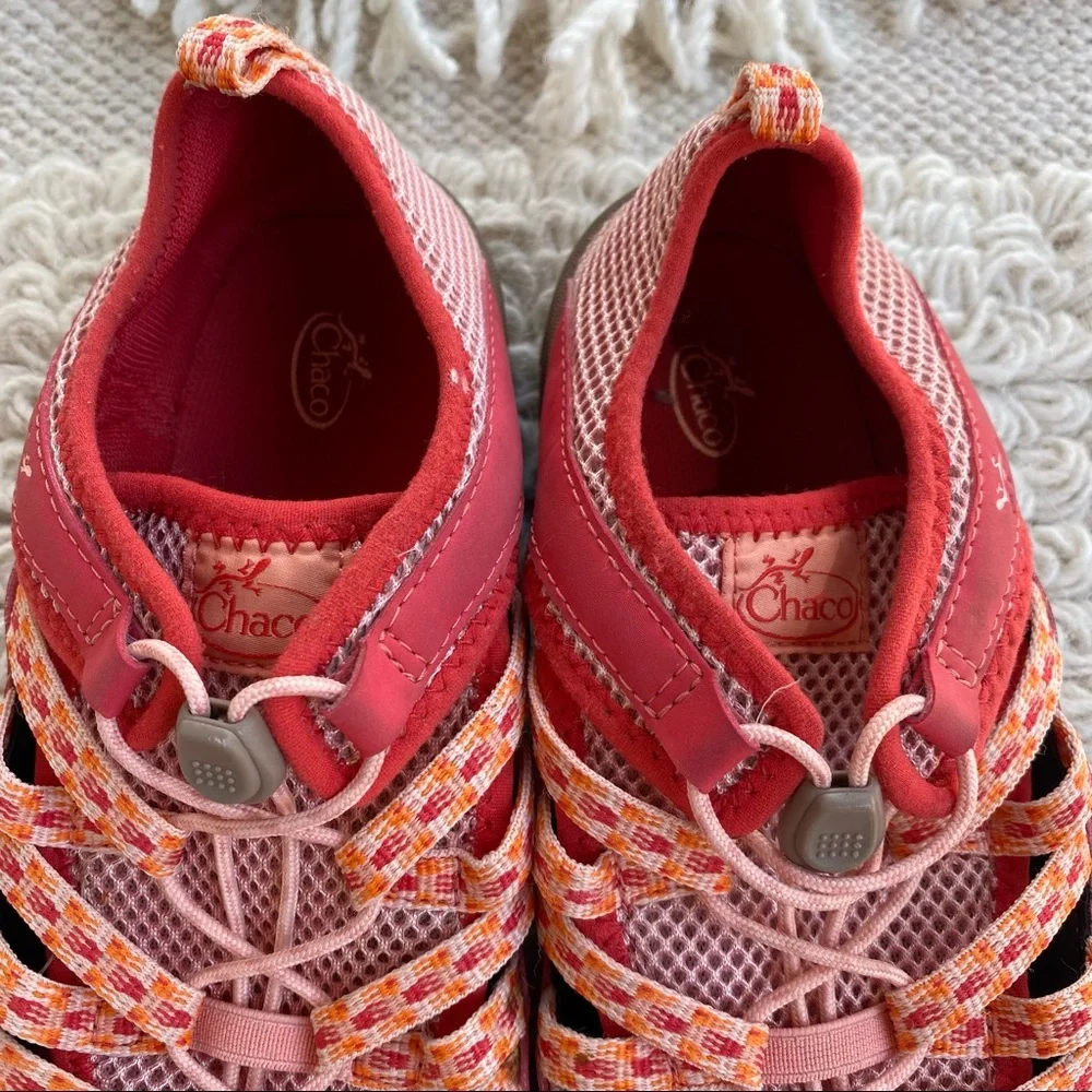 CHACO girls’ pink Outcross 2 hiking water shoes 5