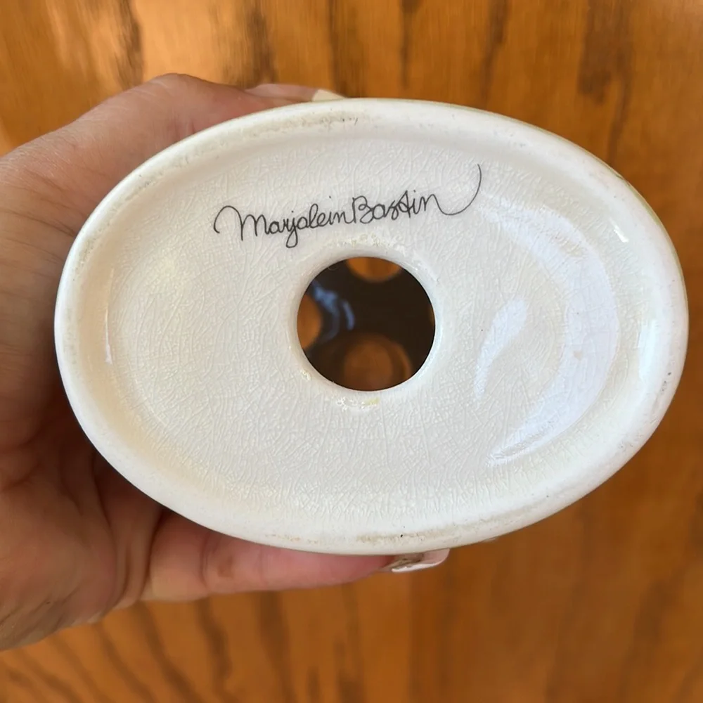 N/A toothbrush holder