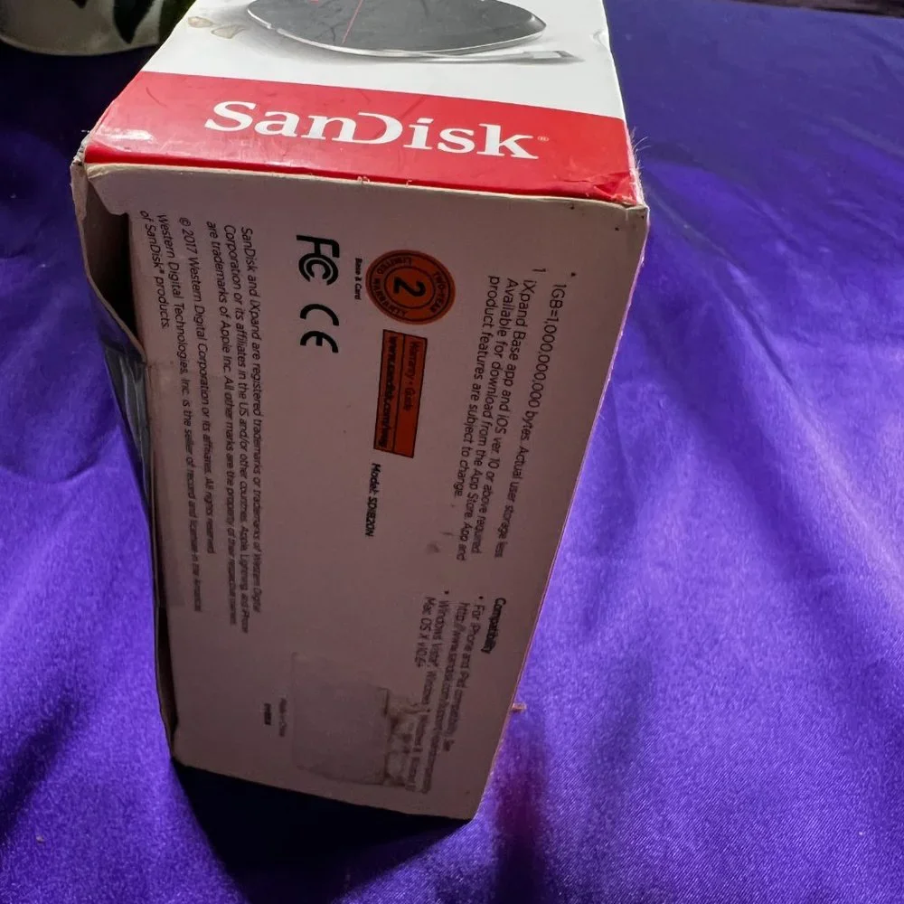 📌SanDisk Expand Base 32gb Charge Automatic Phone Backup Base for iPhone