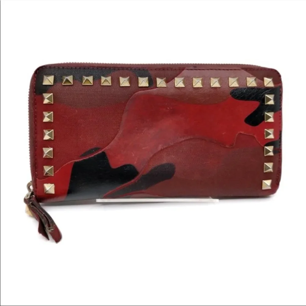Valentino Garavani works depth
