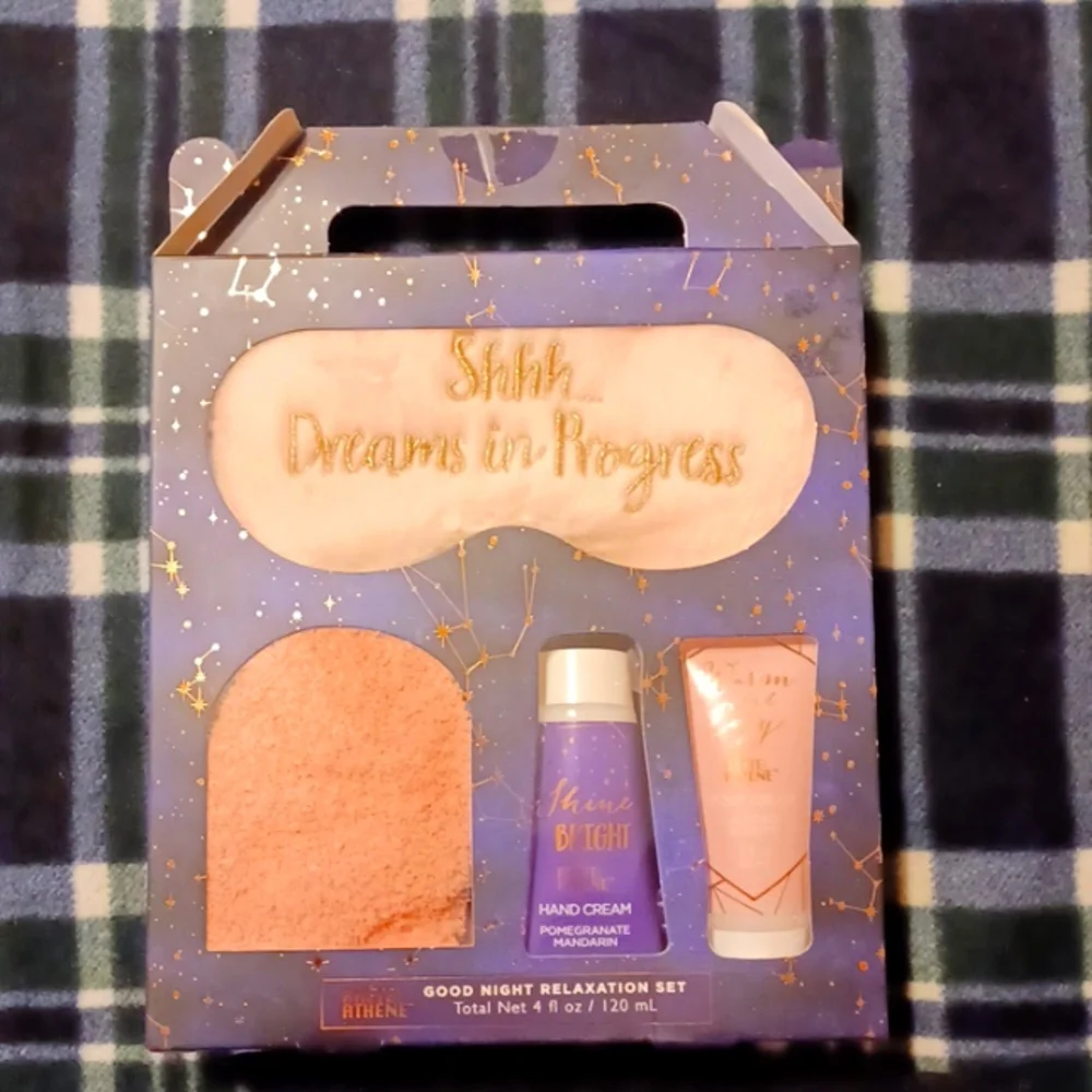 NWT/NIB 4 pc Relaxation Set