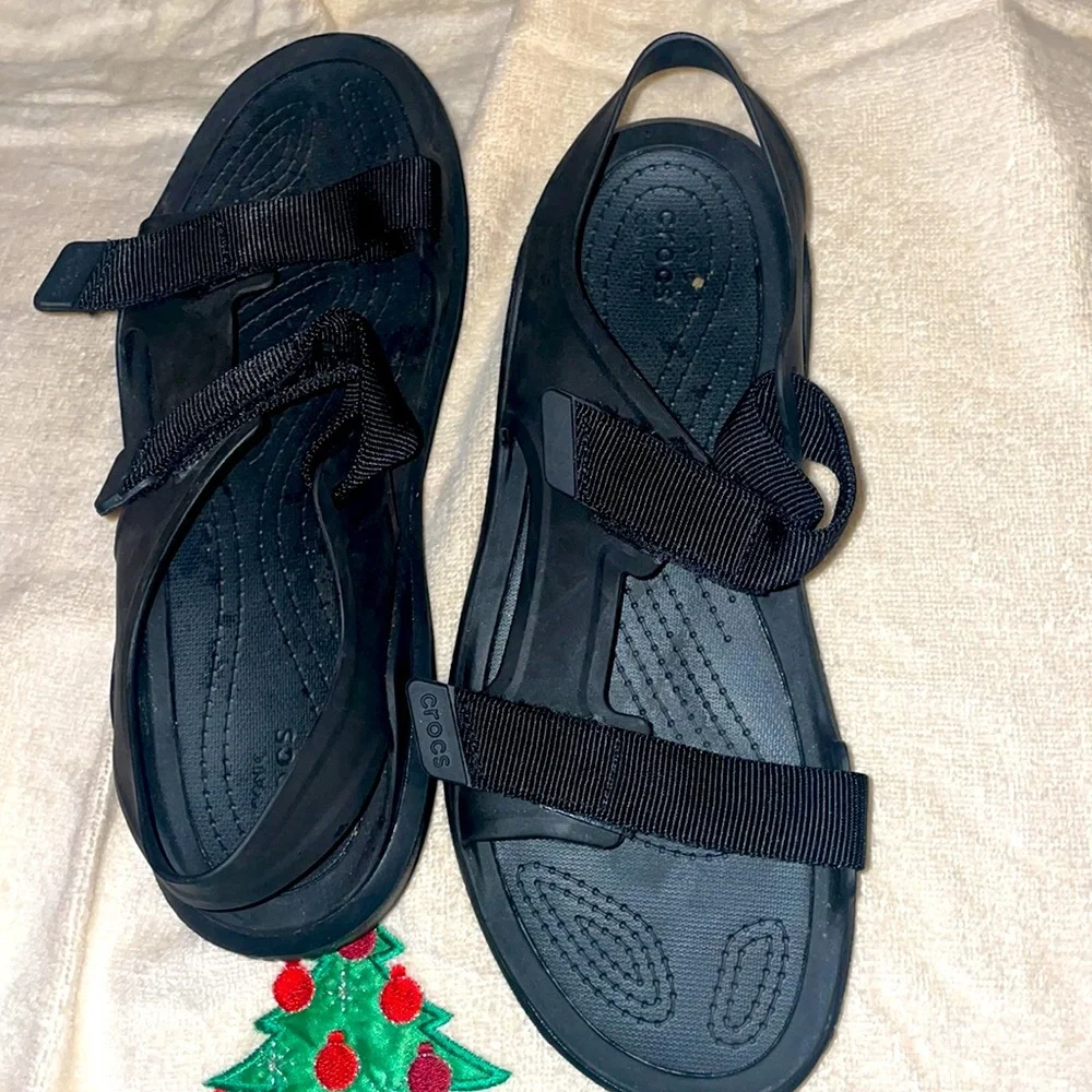 CROCS great size