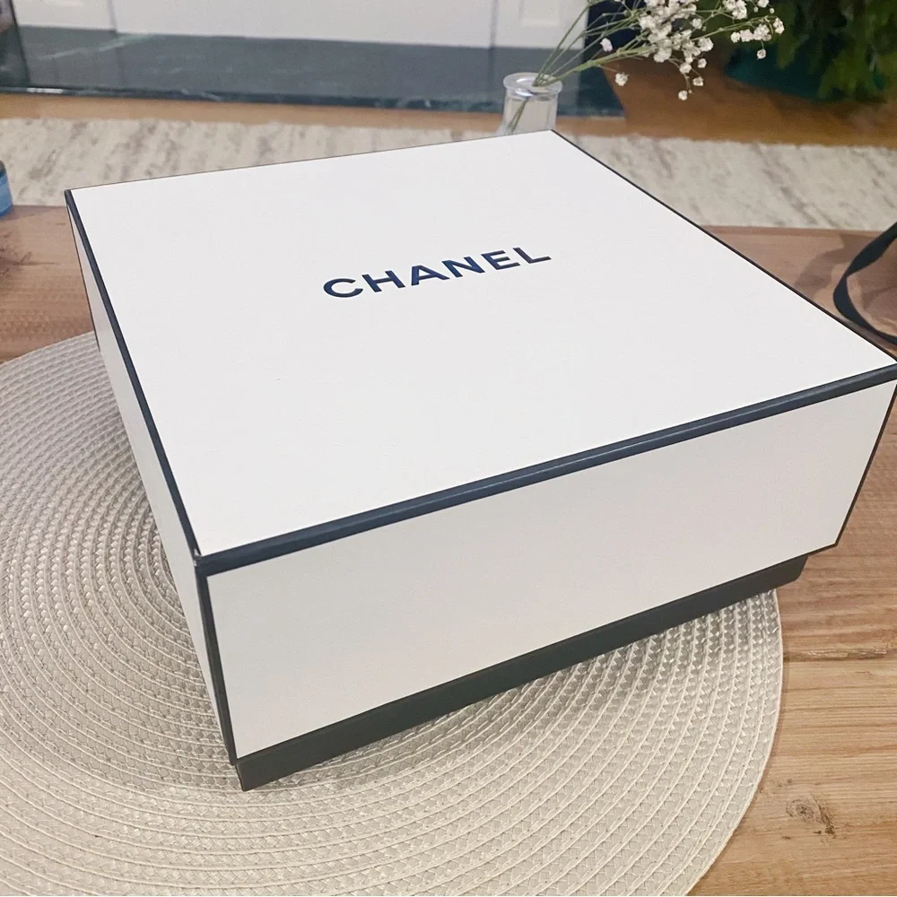 CHANEL gift box