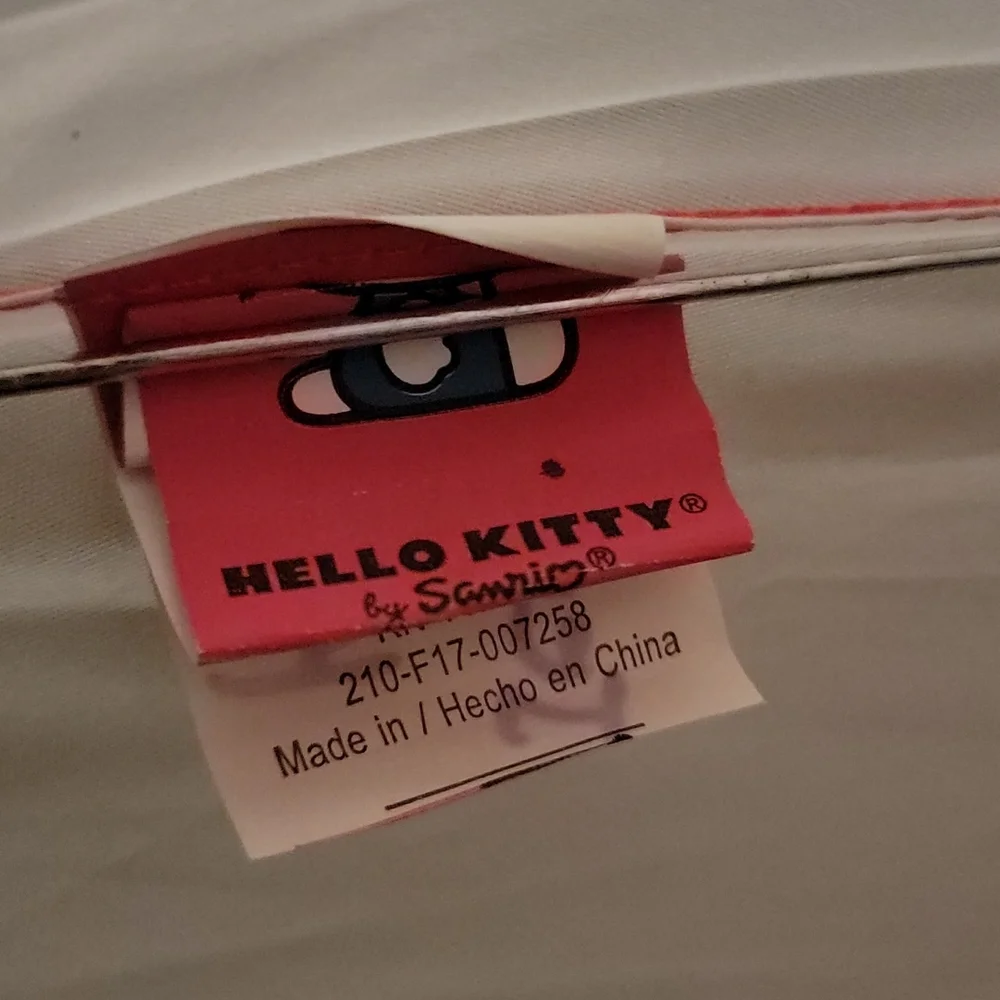 Hello Kitty brandsanrio colorpink