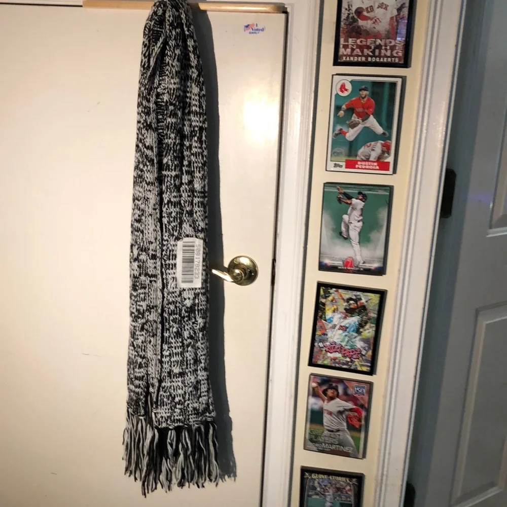 Lids scarves unused