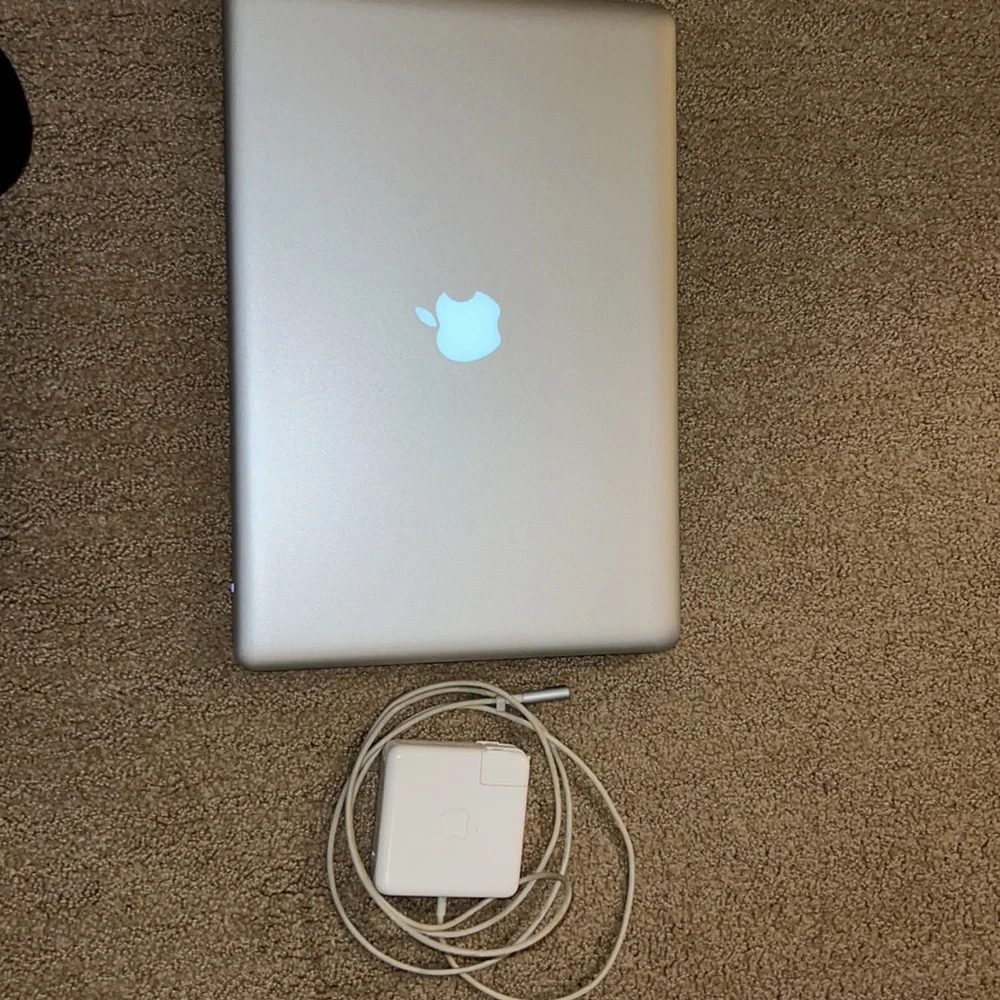 Apple this macbook
