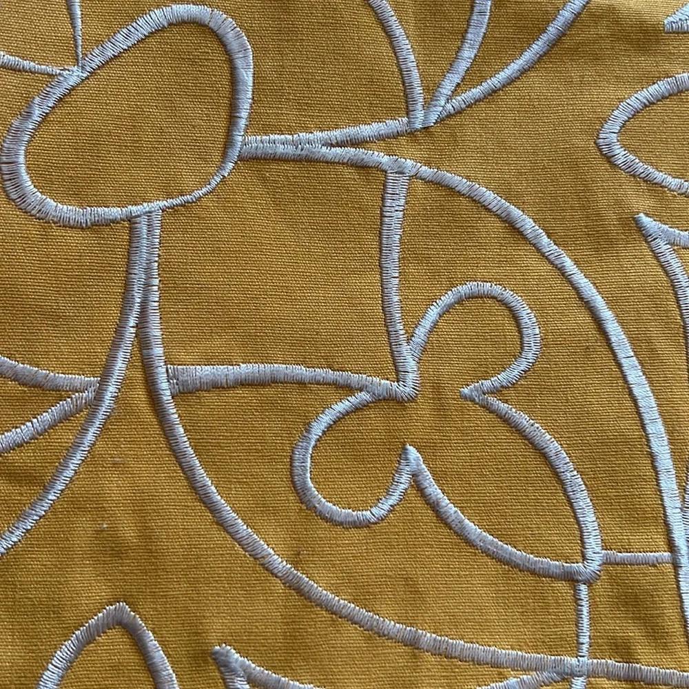 N/A accent pillow