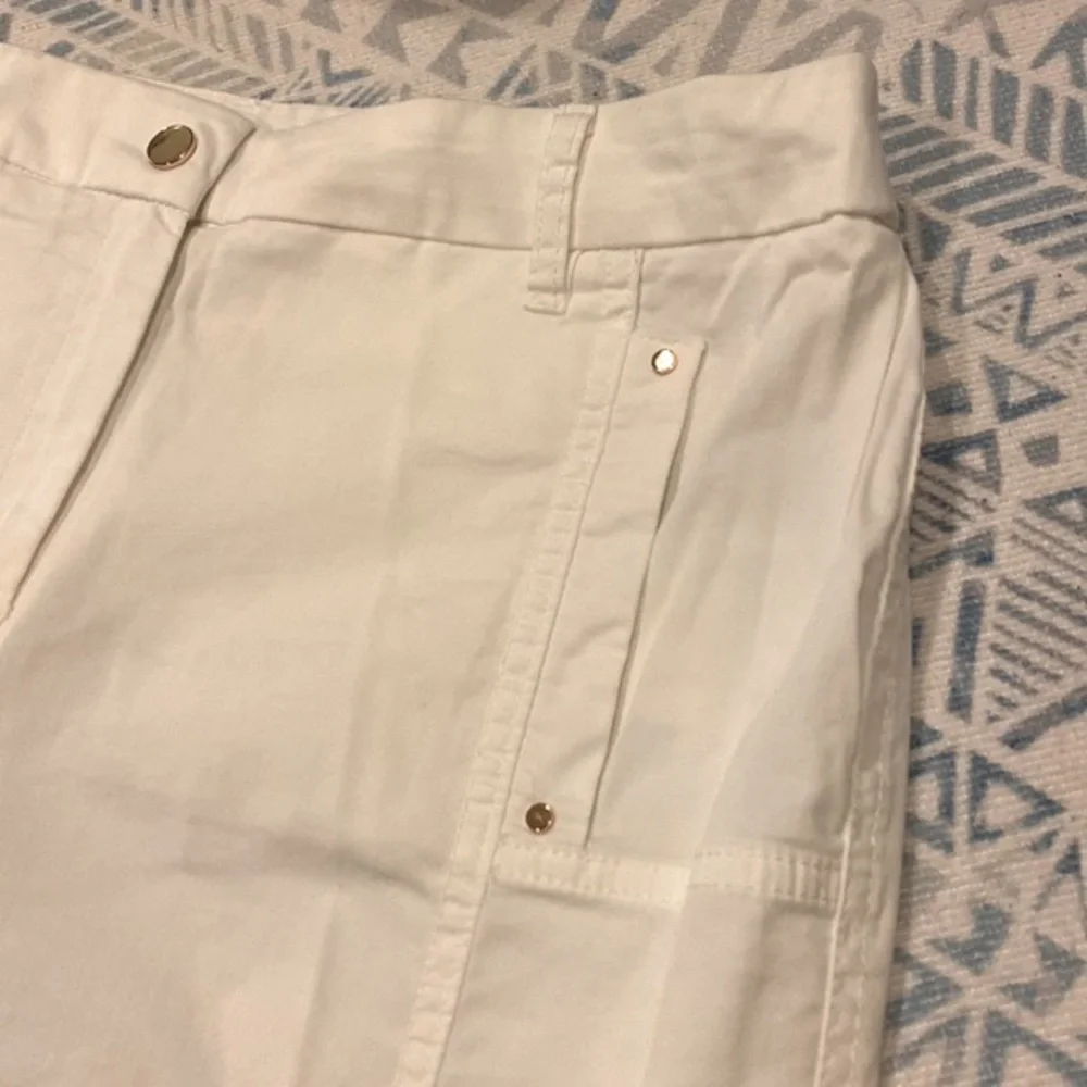 Chicos white bermuda