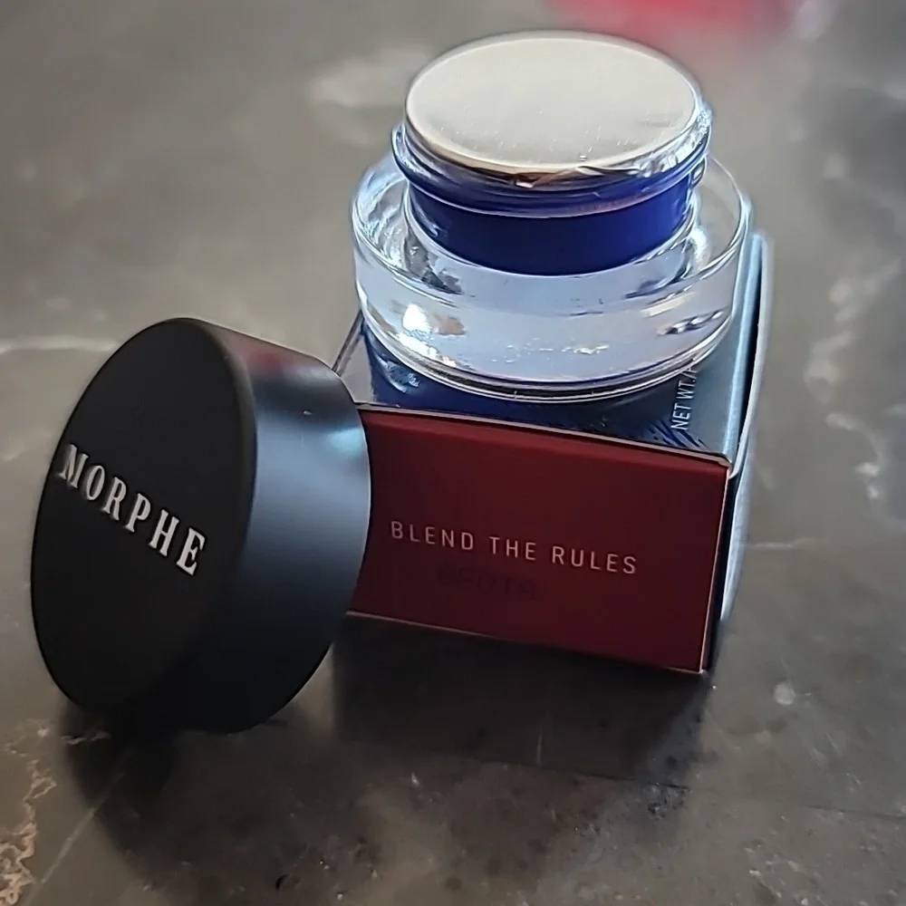 Morphe blue tugging