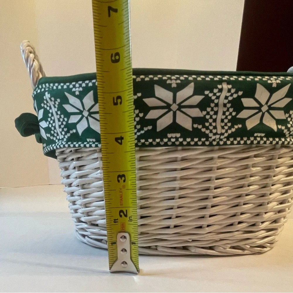N/A white wicker