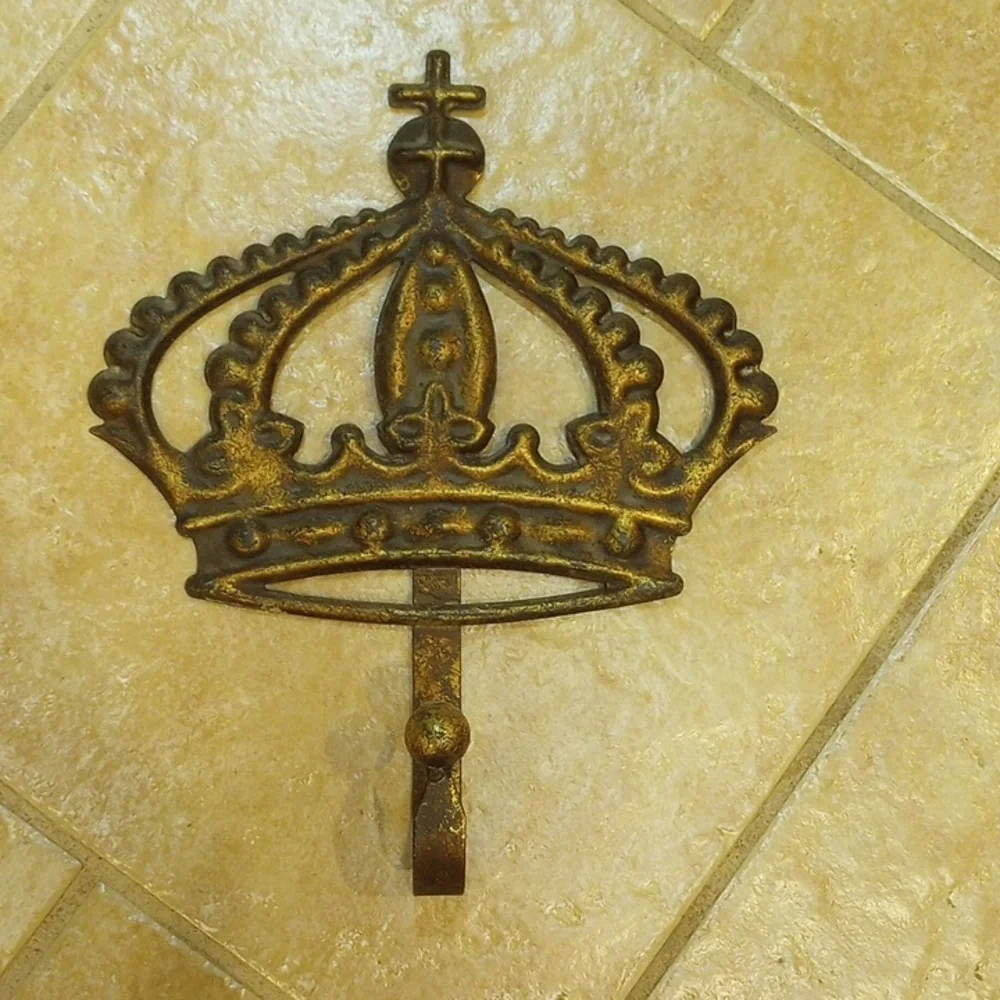 Crown Hook