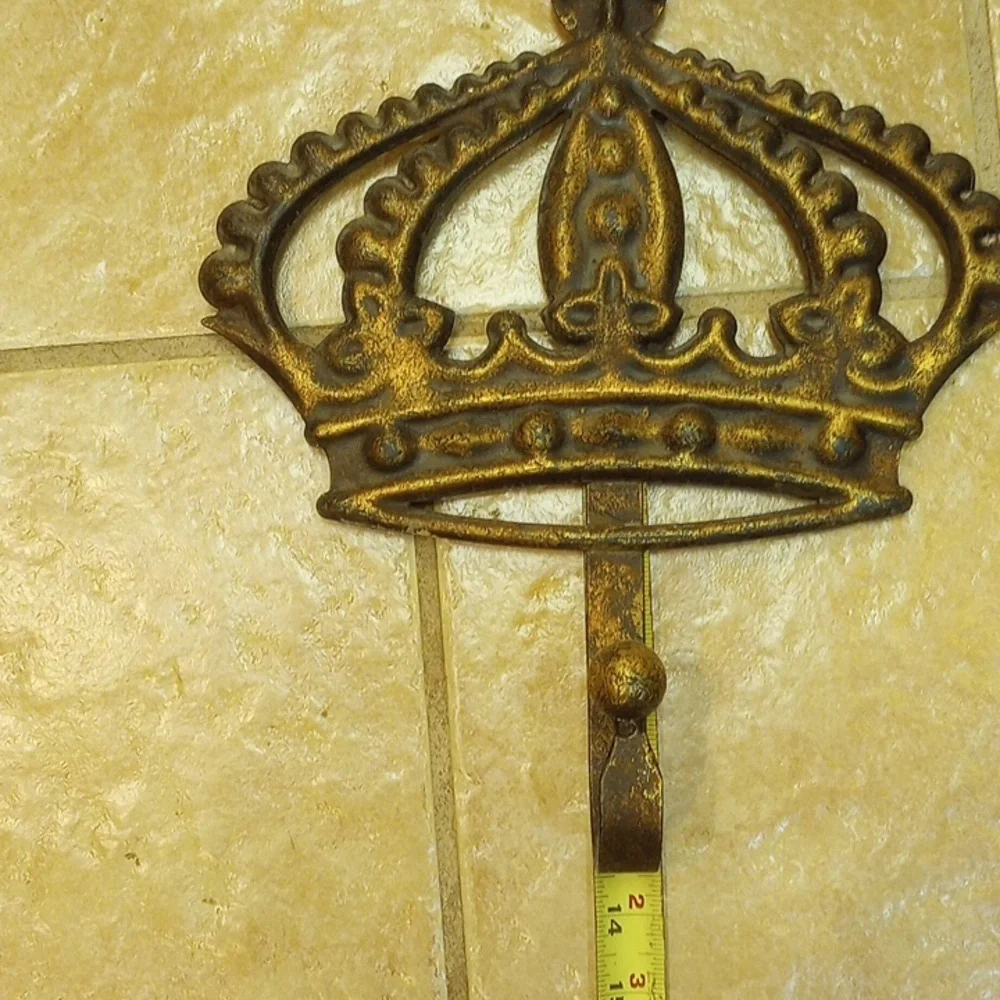 Crown Hook