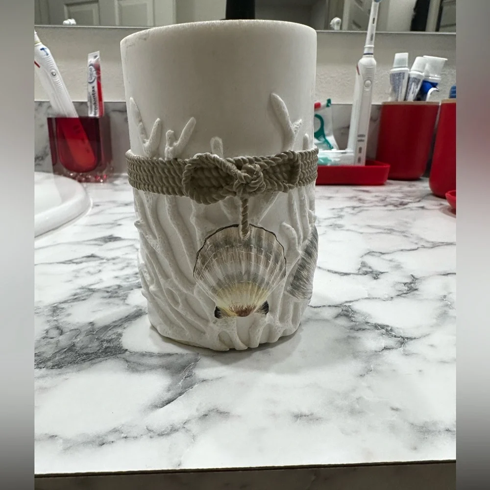 Bed Bath & Beyond themed toothbrush lightly