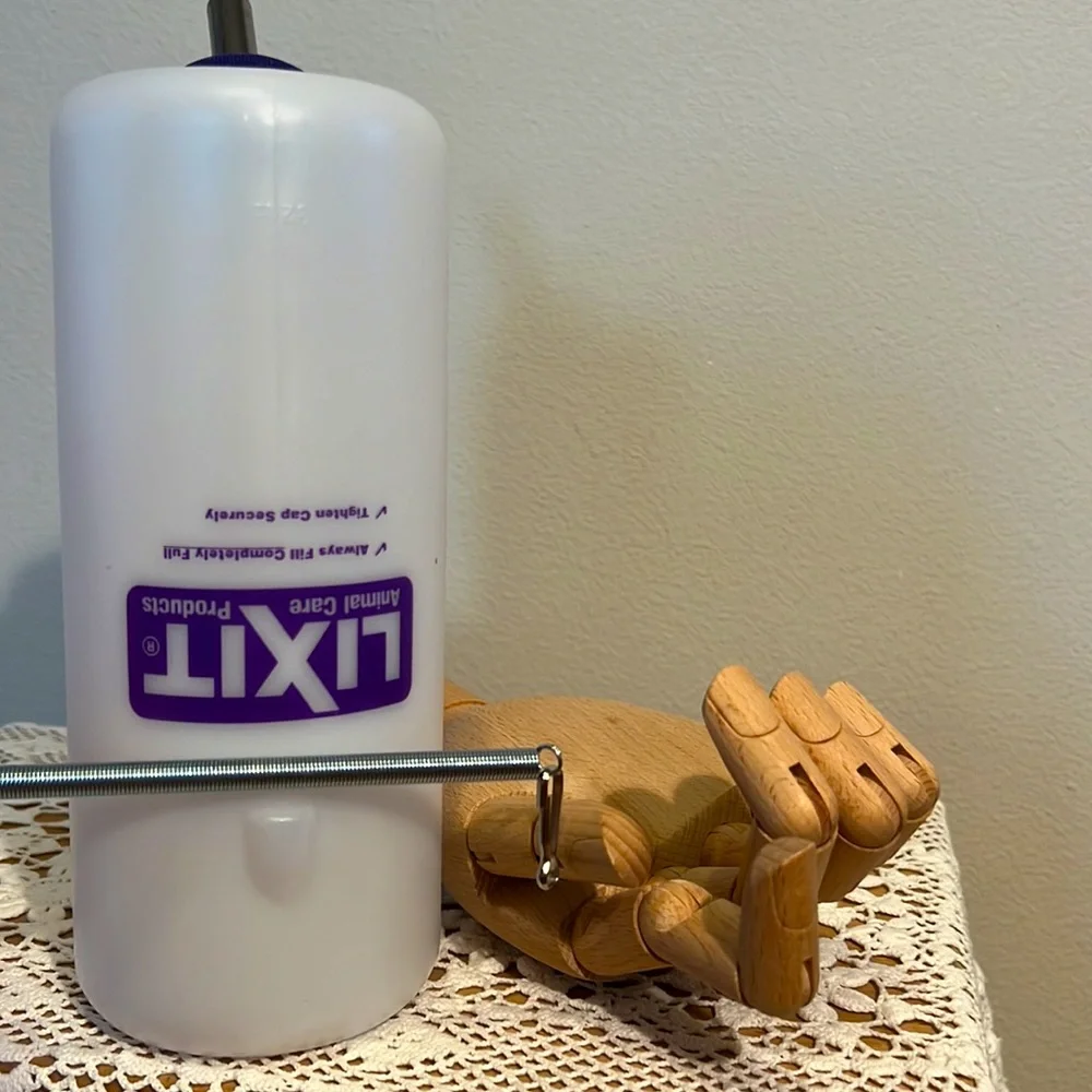 Lixit rabbit water