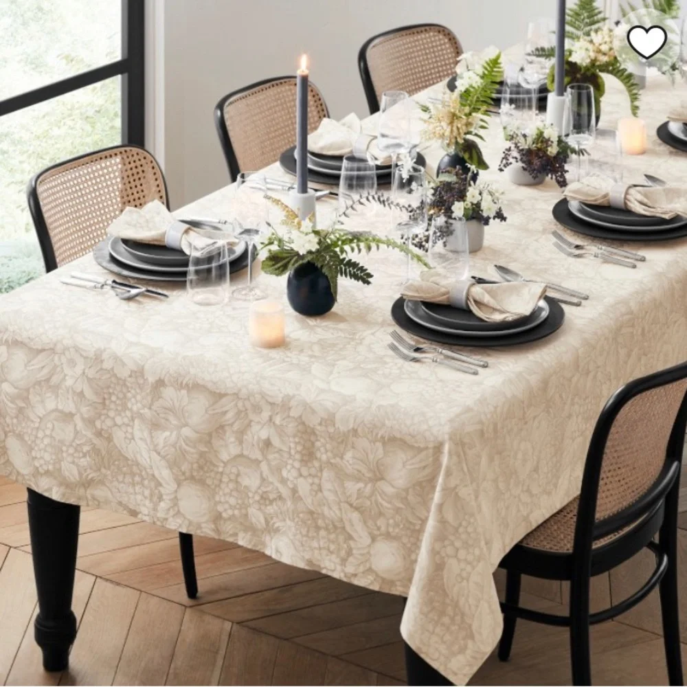 PREVIOUSLY LOVED WILLIAMS SONOMA TABLECLOTH 70x 108