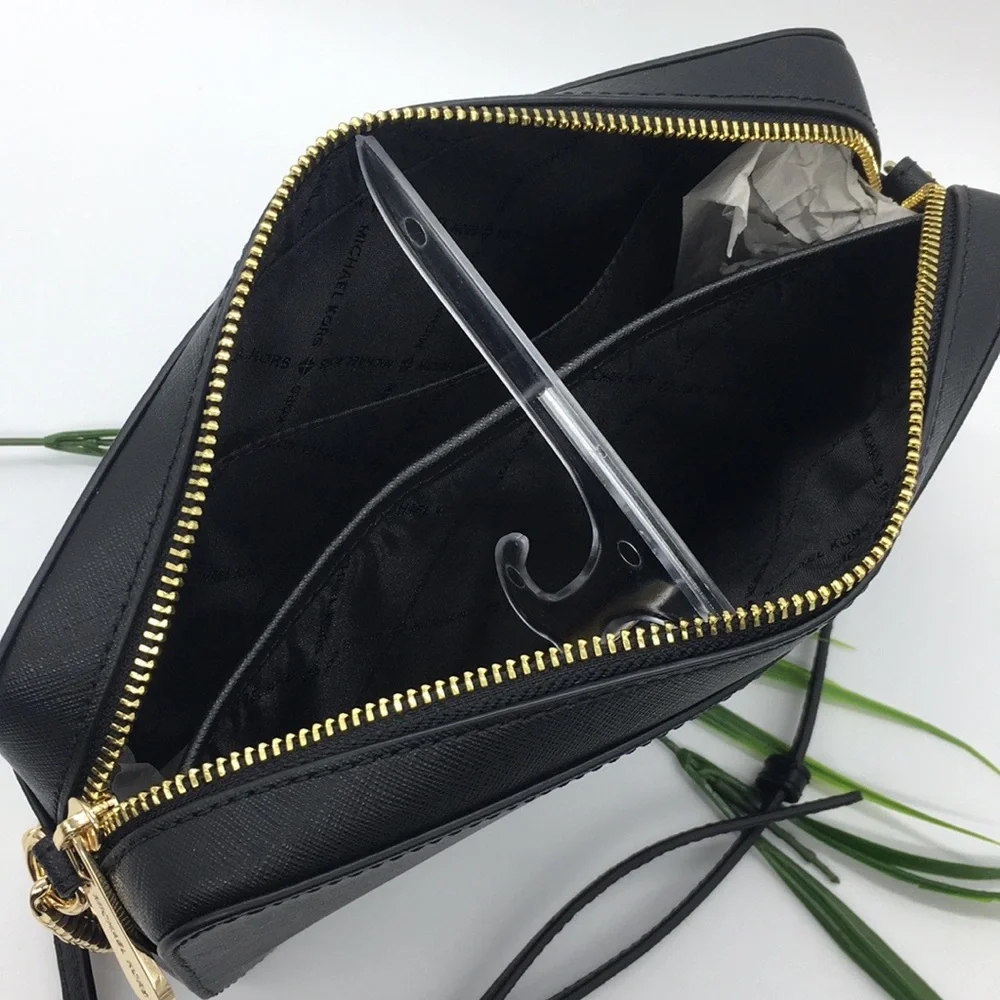 MICHAEL KORS JET SET ITEM LG EW CROSSBODY BLACK /GOLD