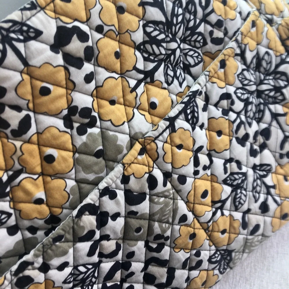 Vera Bradley beautiful floral