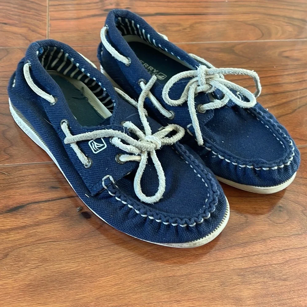 Sperry preowned non