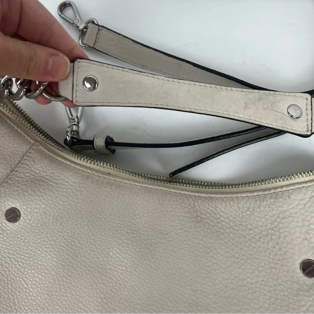 Micheal Kors cream leather shoulder bag w/crossbody strap