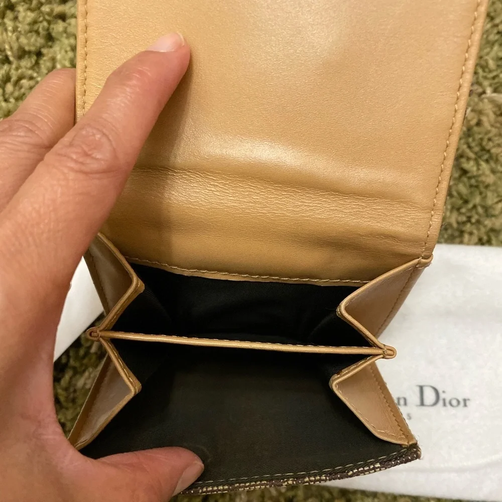 Dior pls check