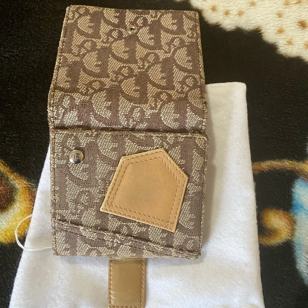 Dior pls check