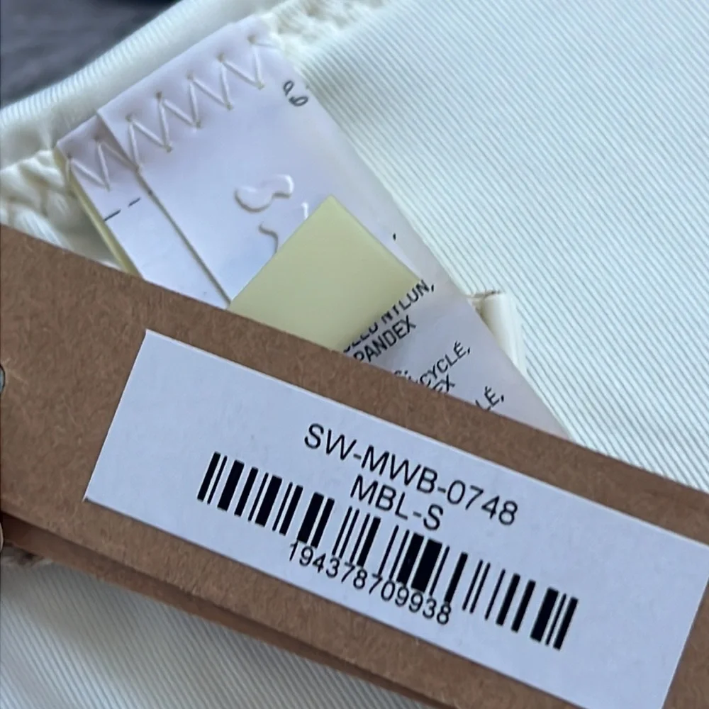 Skims mid waist bottom