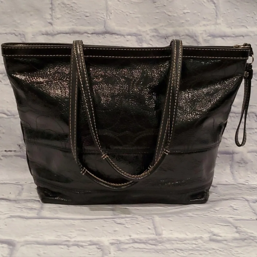 Coach color black
