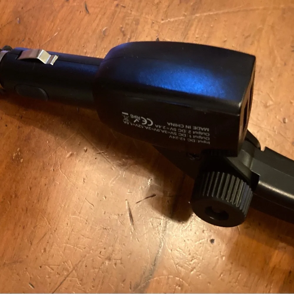 Car charging holder for tablet or phone, 2 usb ports, straps to hold device