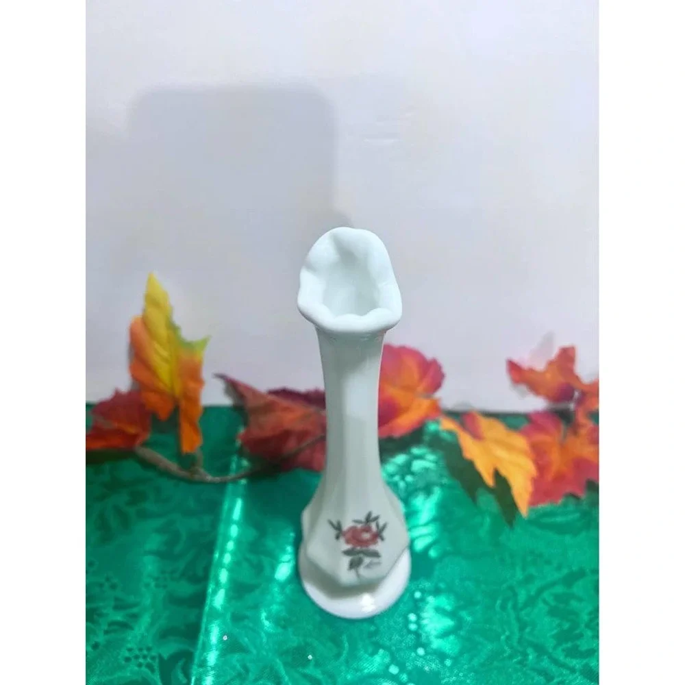 Fenton excellent mint