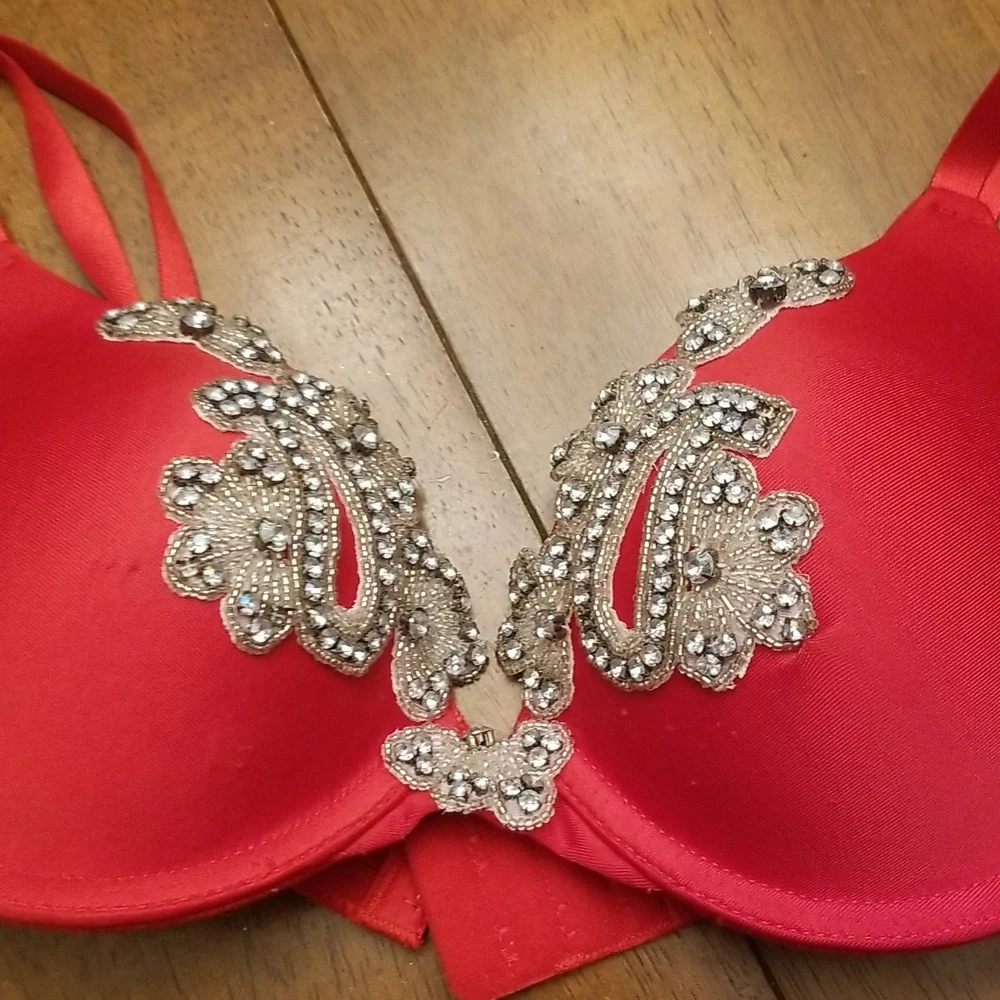 N/A beautiful red