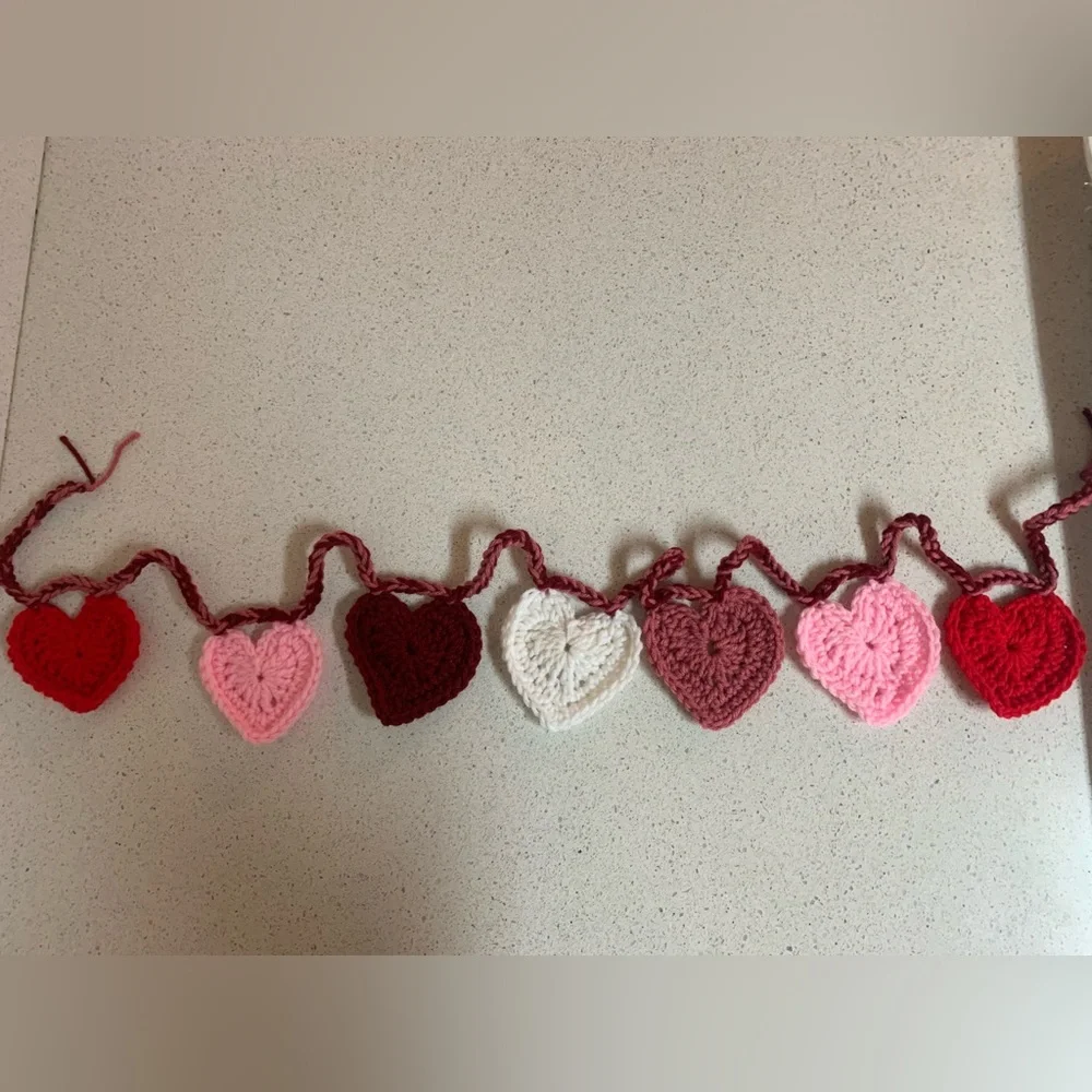 Valentines Hearts Seven Garland New Pink, Red, Mauve, White & Burgundy Handmade