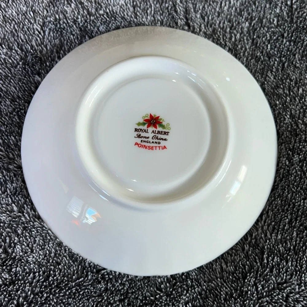 Royal Albert no poinsettia