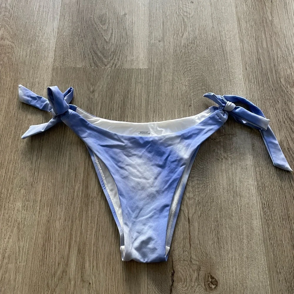 monday swimwear wategos blue cloud print side ties cheecky bikini bottoms small