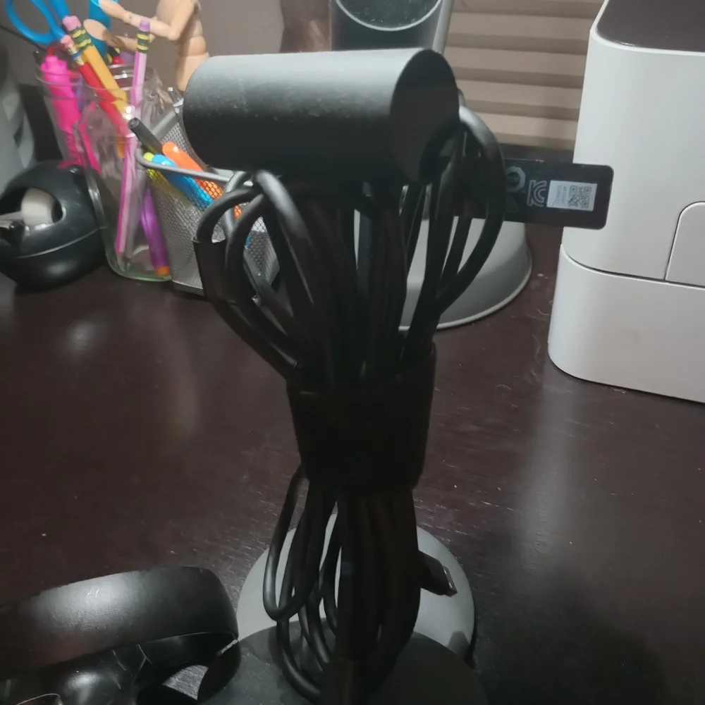 Oculus black first