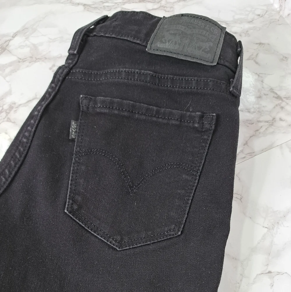 Levis levi black