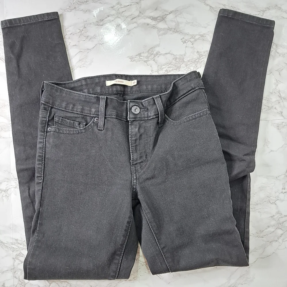 Levis levi black