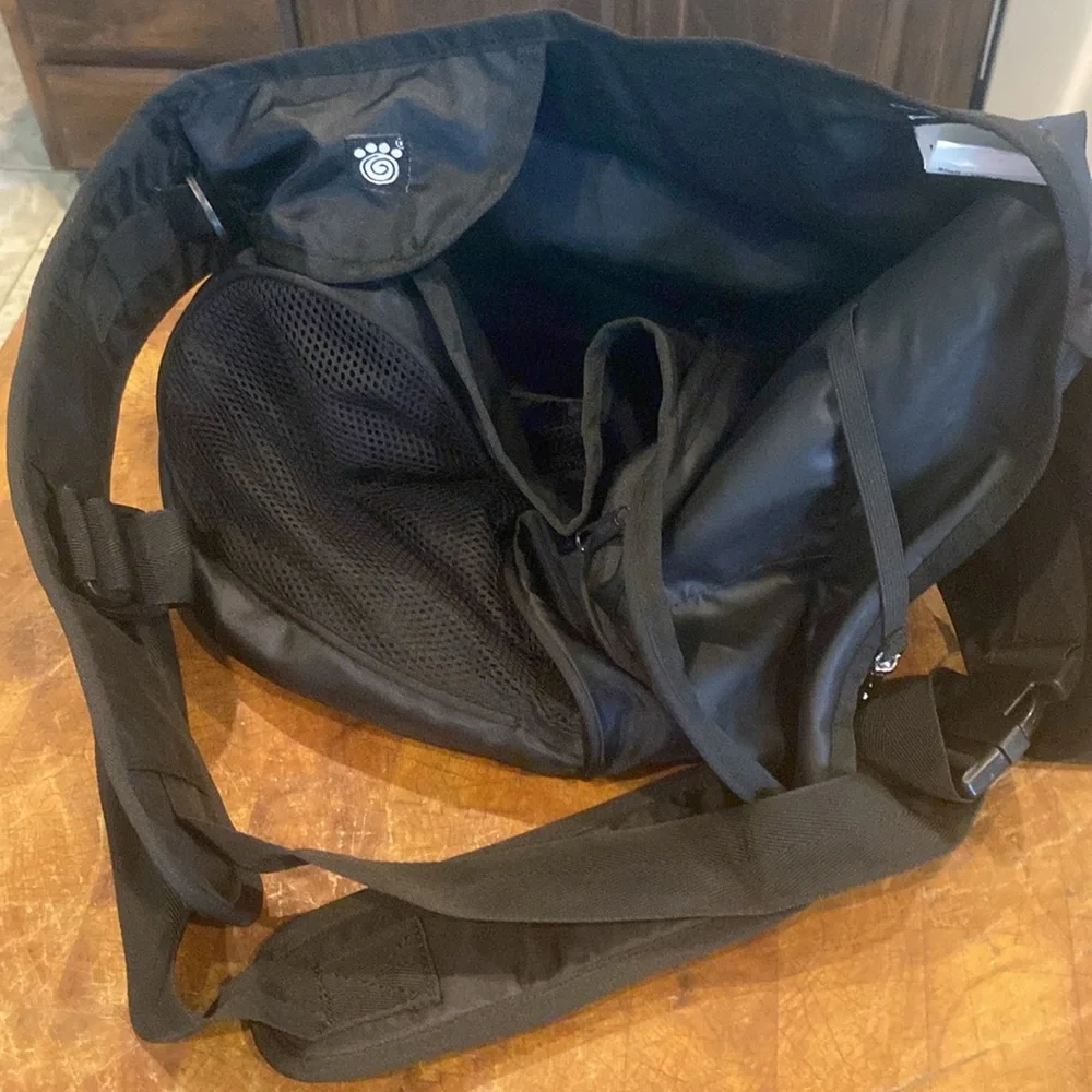 Petrageous pet sling