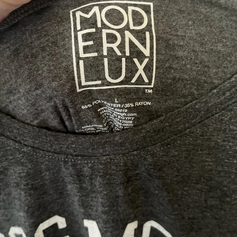 Dog Mom modern luxe! Large like new condition.