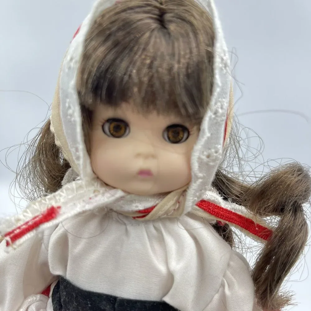 Effanbee girl brunette
