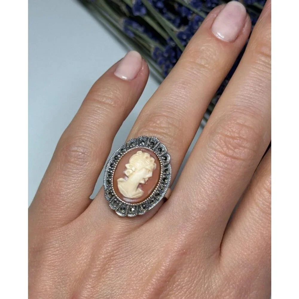 N/A vintage cameo